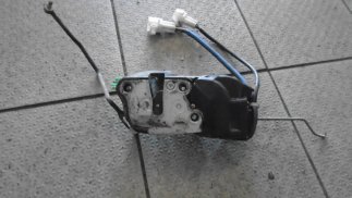 Suzuki Swift (1999) Ajtó zárszerkezet, jobb első 