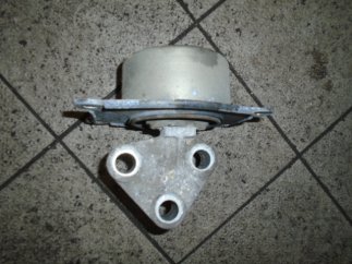 Opel Astra G (2000) Motortartó bak 2