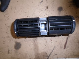 Opel Astra G (2000) Középső levegő befúvók