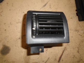 Opel Astra G (2000) Jobb oldali levegő befúvó