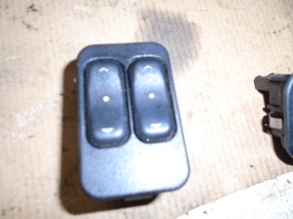 Opel Astra G (2002)  Bal első ablakemelő kapcsoló