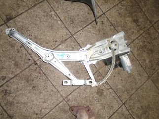 Opel Astra G (2002) Ablakemelő szerkezet motorral, jobb első