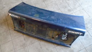 Suzuki Swift (2000) Csomagtérajtó lépcsőshátú
