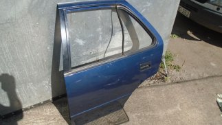 Suzuki Swift (2000) Bal hátsó ajtó