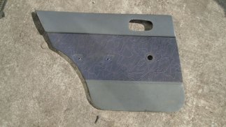 Suzuki Swift (2000) Bal hátsó ajtókárpit