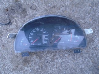 Suzuki Swift (1995)  Óracsoport (kilóméteróra)
