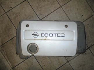 Opel Vectra B (2001) Motor borító