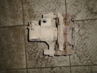 Ford Transit Connect (2004) Bal hátsó féknyereg