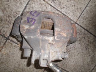 Volvo V70 II (2002) Jobb első féknyereg