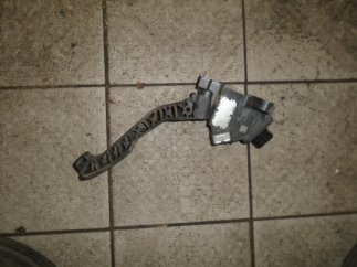 Toyota Yaris (2007) Gázpedál elektromos