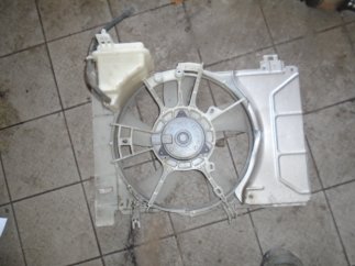 Toyota Yaris (2007) Hűtő ventillátor 