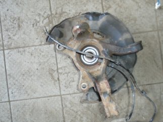 Toyota Yaris (2007) Bal első csonkállvány kerékaggyal ABS