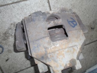 Toyota Yaris (2007) Bal első féknyereg