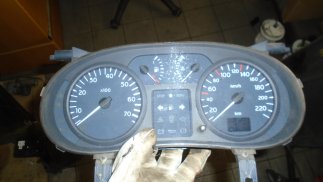 Renault Clio II (2003)  Óracsoport (kilóméteróra)