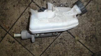 Ford Transit 260 TD (2003) Főfékhenger tartállyal