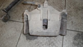 Suzuki Wagon R+ (2005) Jobb első féknyereg