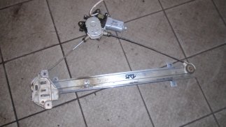 Suzuki Liana (2003) Bal első ablakemelő szerkezet motorral