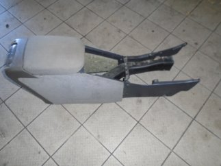 SAAB 9-5 (2002) Középső konzol (kartámasz)