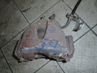 SAAB 9-5 (2002) Bal első féknyereg