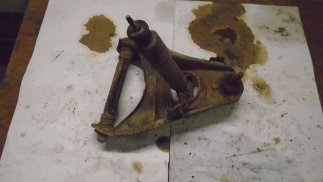 Lada VAZ 2105 (1300 S) (1988) Bal első alsó lengőkar