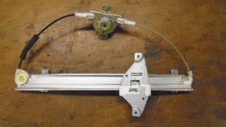 Daewoo Kalos 1.4 S (2004) Ablakemelő szerkezet jobb hátsó manuális