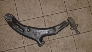 Nissan Almera  1.5 VISIA AC (2004) Jobb első alsó lengőkar