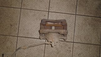 Nissan Almera  1.5 VISIA AC (2004) Jobb első féknyereg