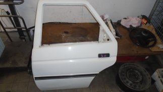 Ford Escort Alba (1994) Bal hátsó ajtó