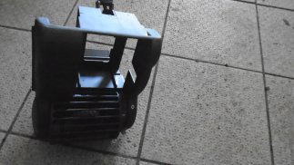 Opel Omega B (1999) Bal oldali levegő befúvó